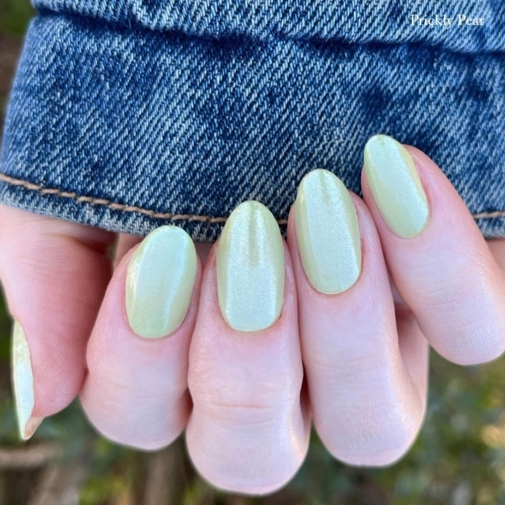 Shimmery Light Green Nail Strips